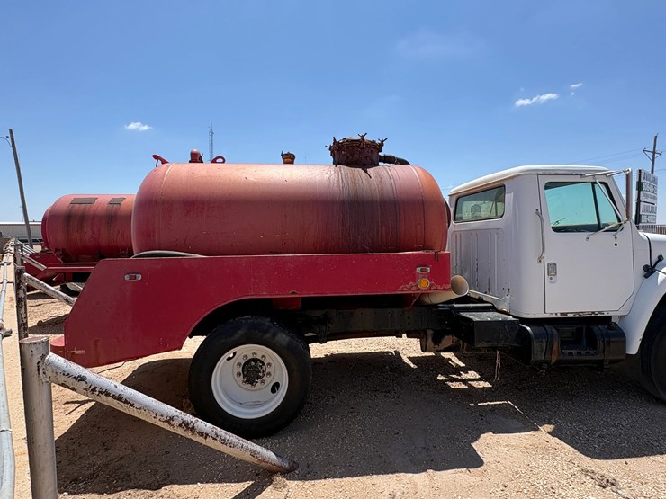 1987-international-1954-s/a-daycab-vacuum-truck-image-4