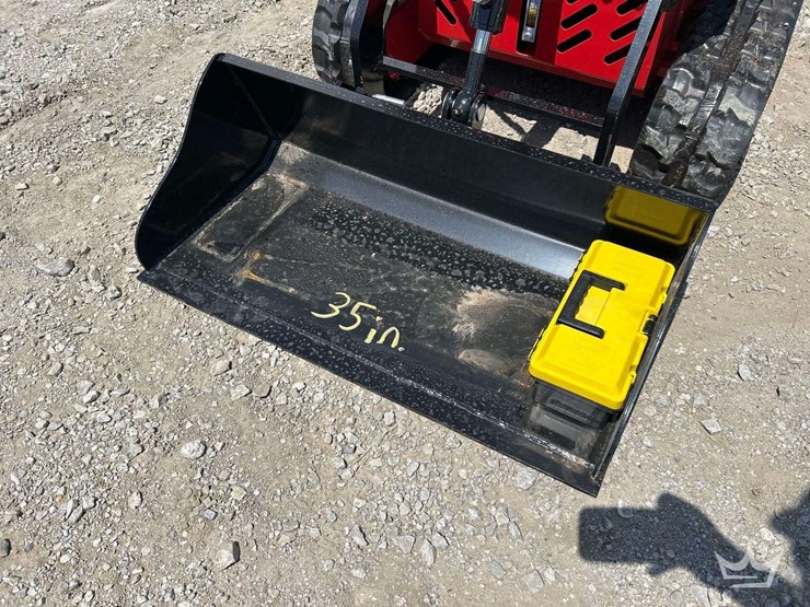 mini-skid-steer-loader-image-10