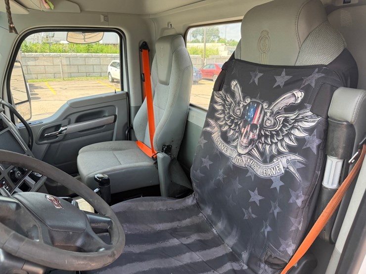 2018-kenworth-t880-image-35