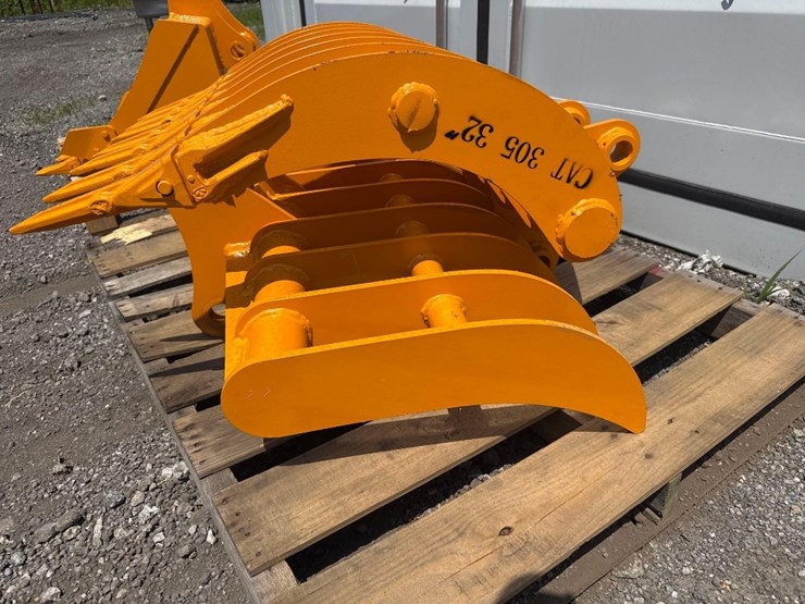 caterpillar-305-image-4