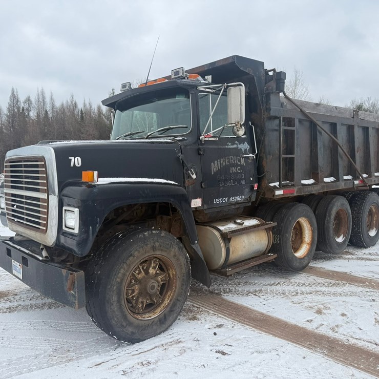 #1434 • 1990 Ford Quad Axle Dump Truck