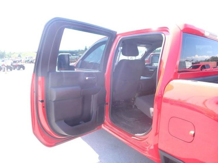 2023-chevrolet-silverado-2500-image-24