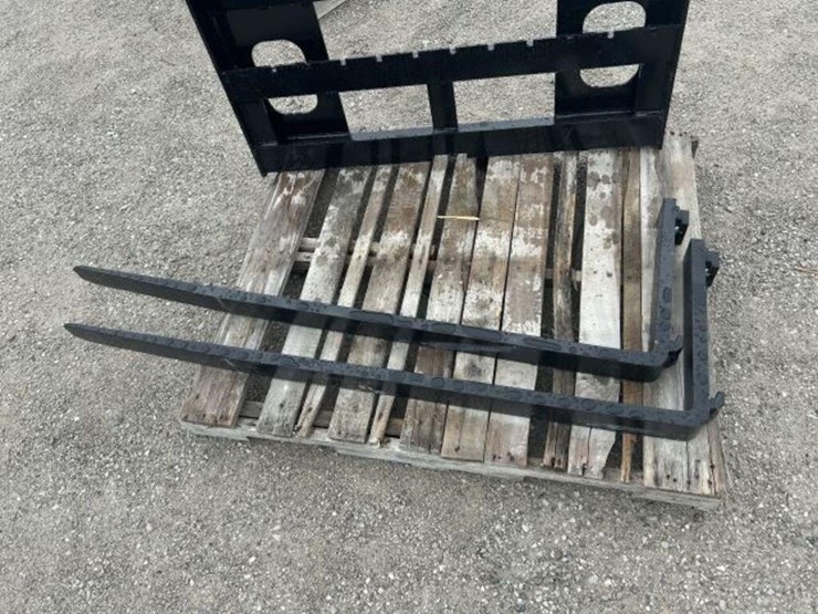 unused-2026-captok-ck-dhc-skid-steer-forks-image-4