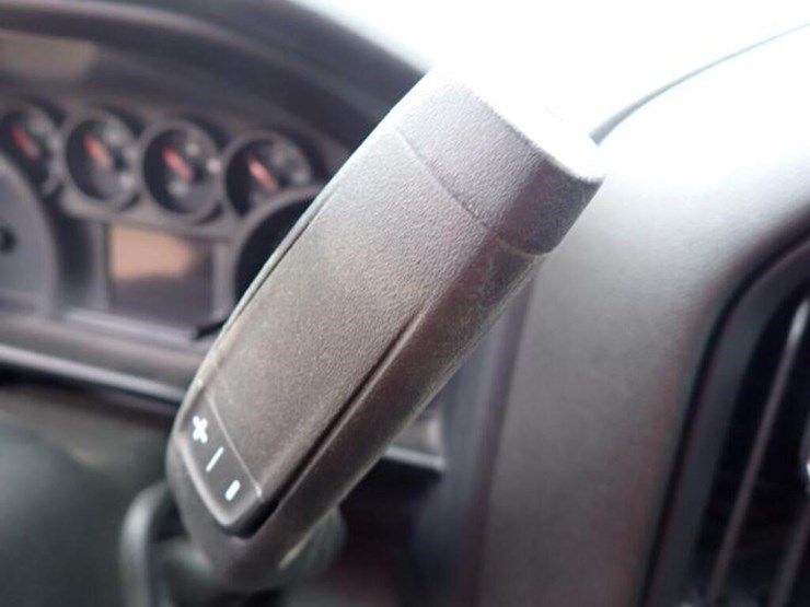 2022-chevrolet-silverado-1500-image-25