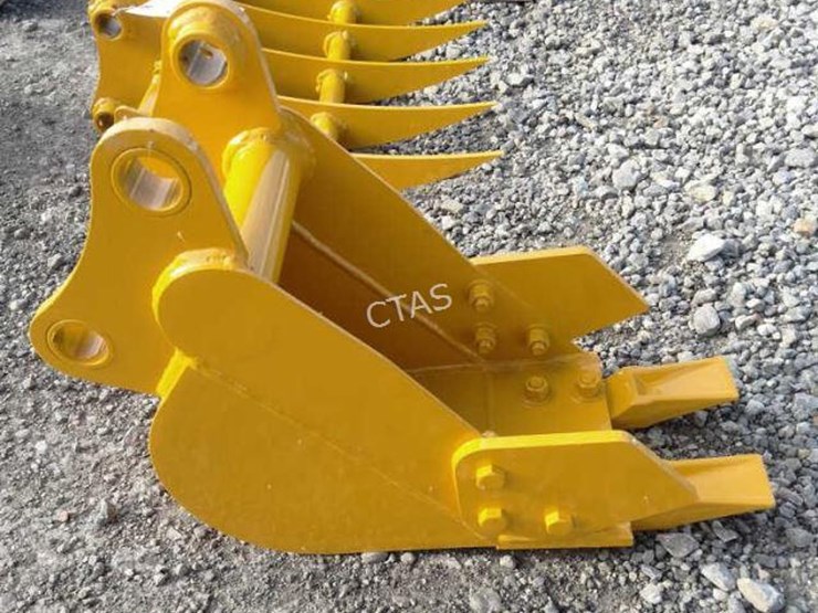 #176-•-cat-301-mini-excavator-8"-narrow-bucket-attachment-image-2
