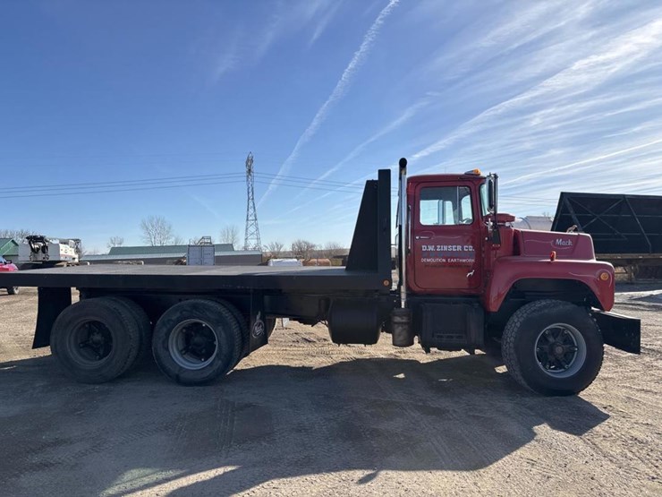 1976-mack-dm600-image-5
