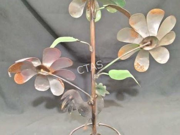 #25-•-metal-art---flowers-w/-small-rooster-image-2