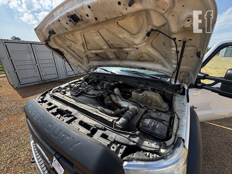 2015-ford-f550-sd-image-11