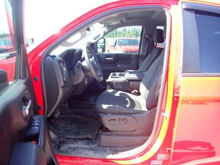 2023-chevrolet-silverado-2500-image-14