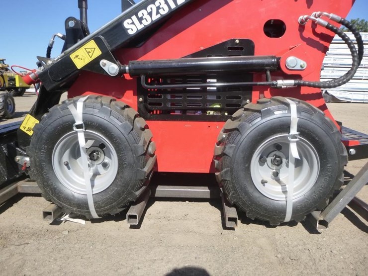 2026-sdlool-323tz-skid-steer-loader-image-19
