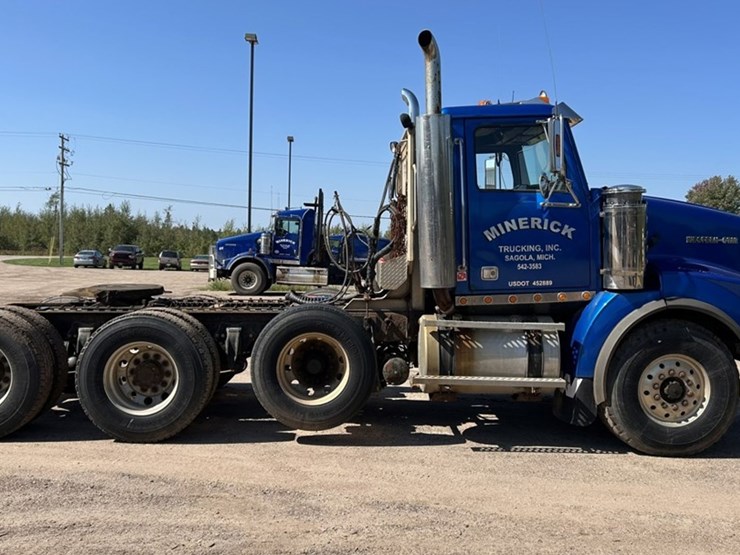 #1433-•-2005-western-star-tri-axle-day-cab-truck-tractor-image-6