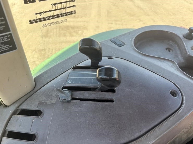 john-deere-5220-image-42