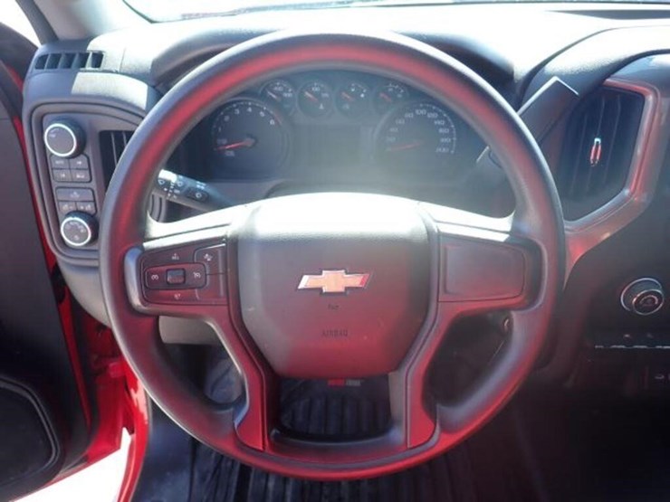 2023-chevrolet-silverado-1500-image-16