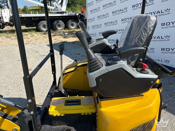 yanmar-enging-excavator-image-9