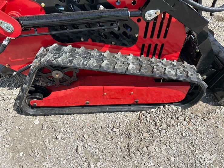mini-skid-steer-loader-image-14