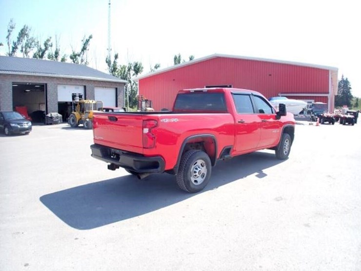 2023-chevrolet-silverado-2500-image-5