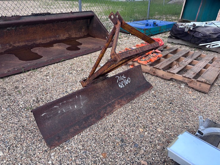 #8003-•-4ft-3-point-hitch-blade-image-1