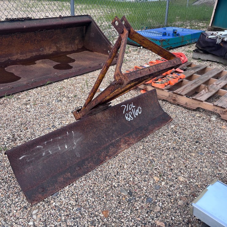 #8003 • 4FT 3 POINT HITCH BLADE