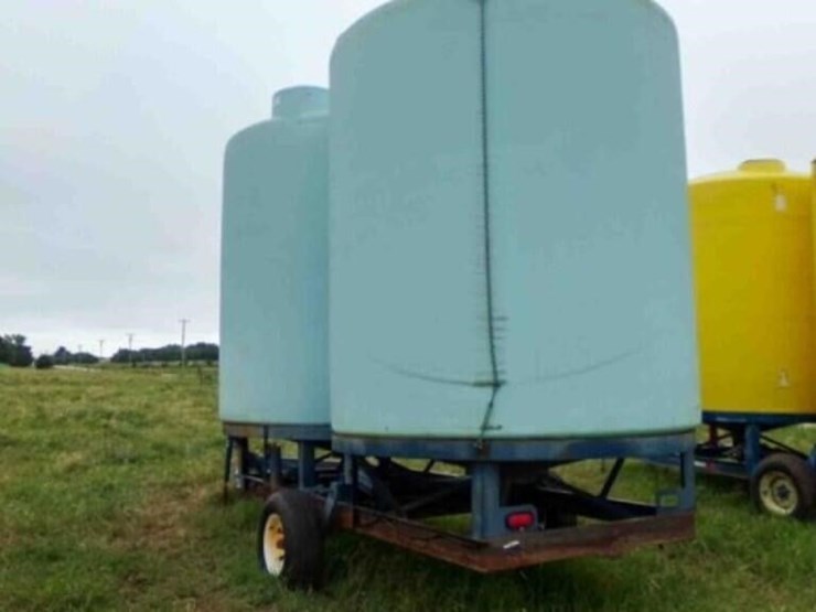 2-cone-2500-gal-fertilizer-tanks-on-trailer-image-6