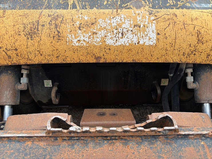 caterpillar-242b-image-36