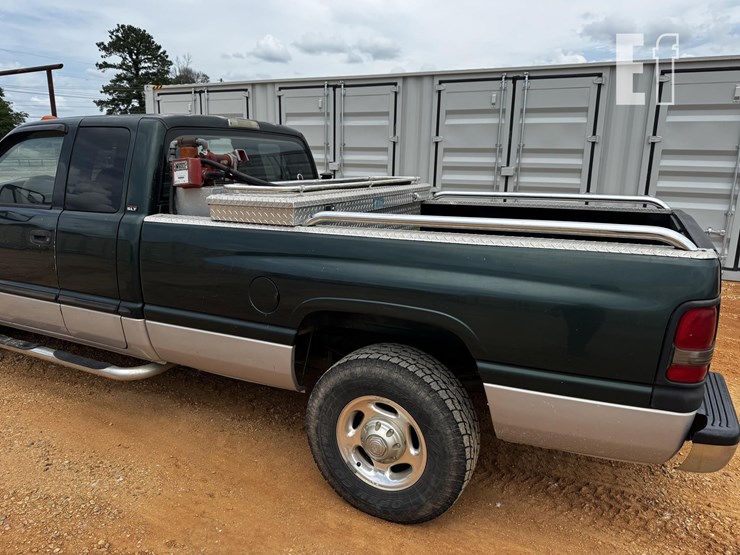2001-dodge-ram-2500-image-3