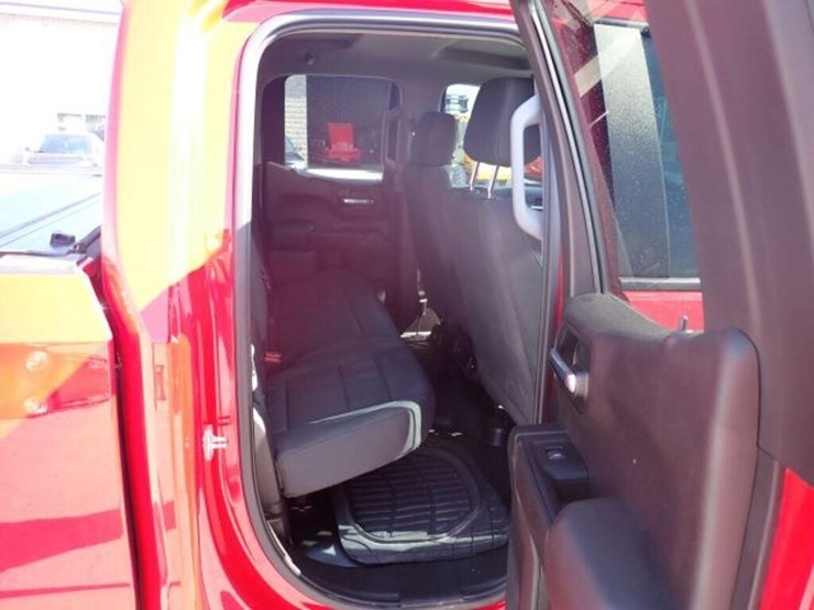 2023-chevrolet-silverado-1500-image-36