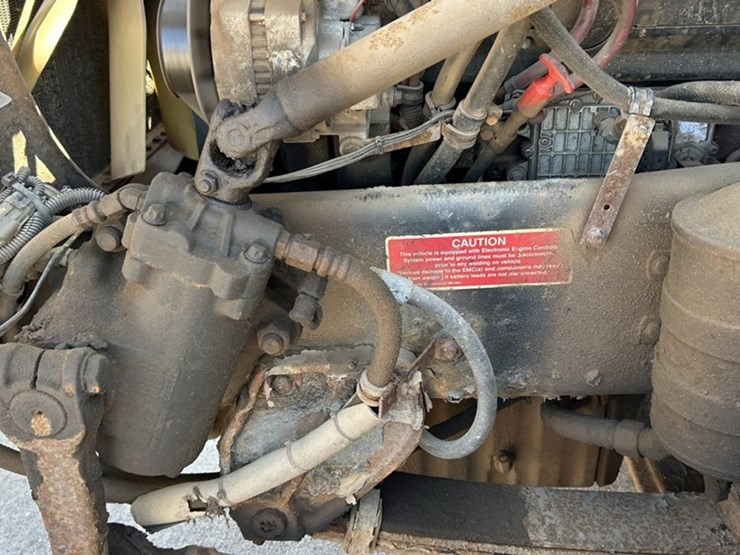 #1433-•-2005-western-star-tri-axle-day-cab-truck-tractor-image-48