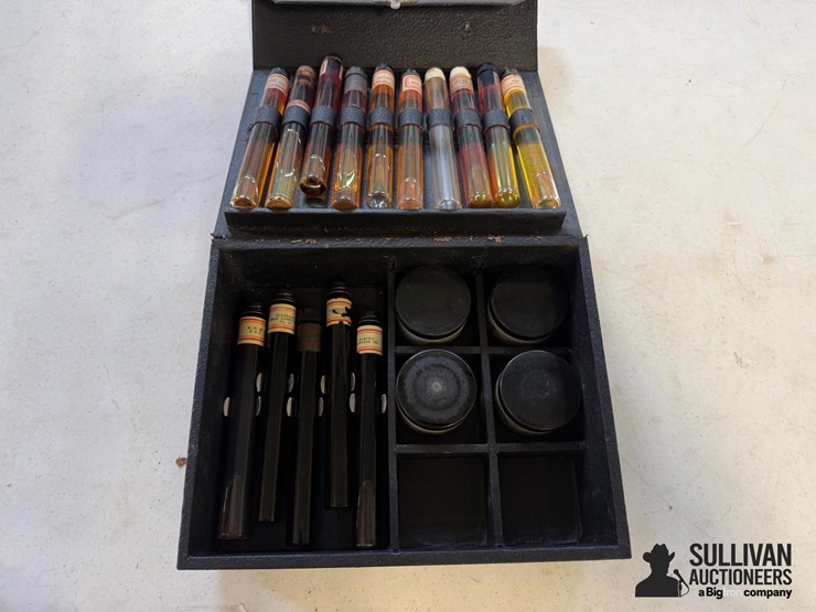 1920-eureka-oil-salesman-kit-image-1