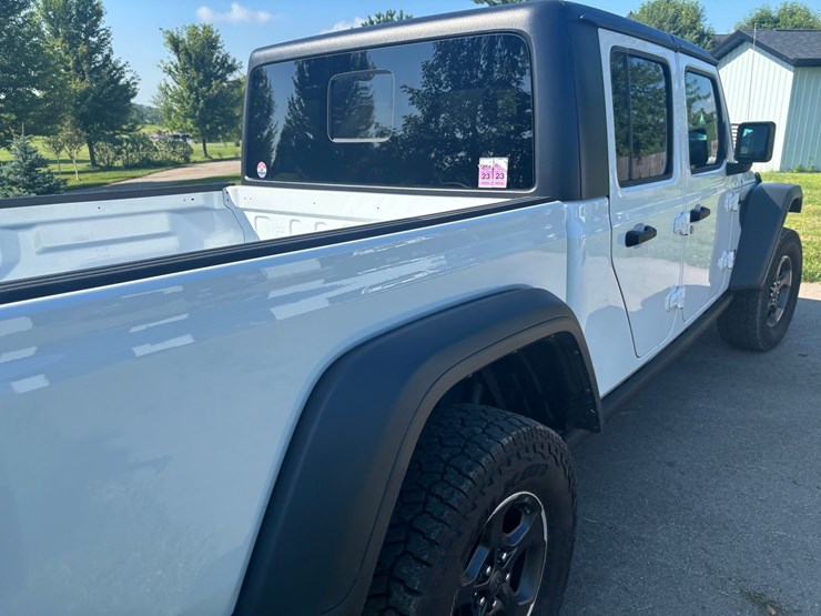 #2170-•-2023-jeep-gladiator-pickup-image-18