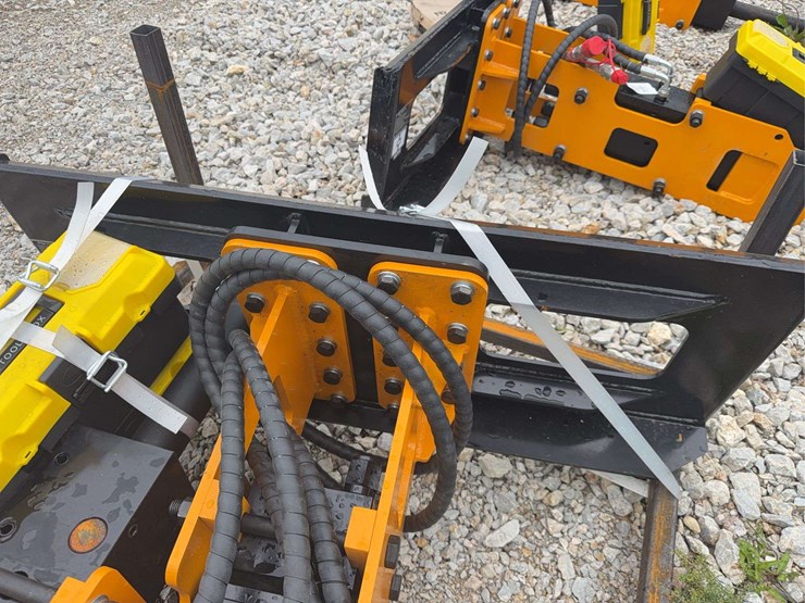 pile-hammer-model-d680-industrial-equipment-image-5
