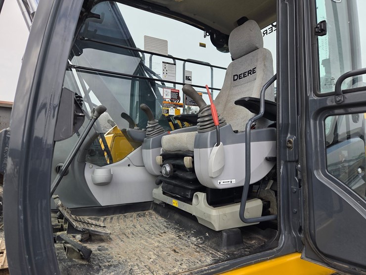 2019-deere-160g-lc-image-47