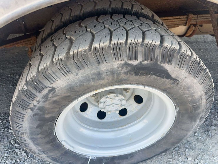 2005-ford-e450-image-10