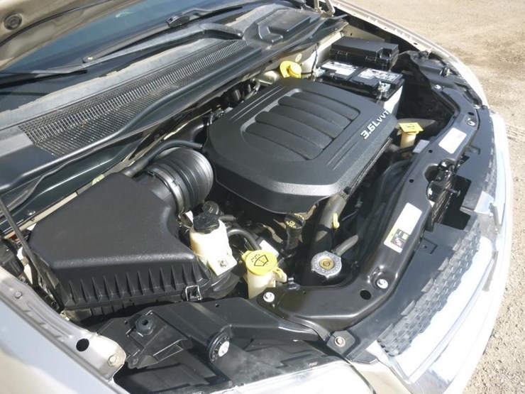 2014-dodge-grand-caravan-image-11