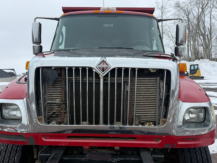 #1422-•-2006-international-7600sfa-tri-axle-dump-truck-image-22
