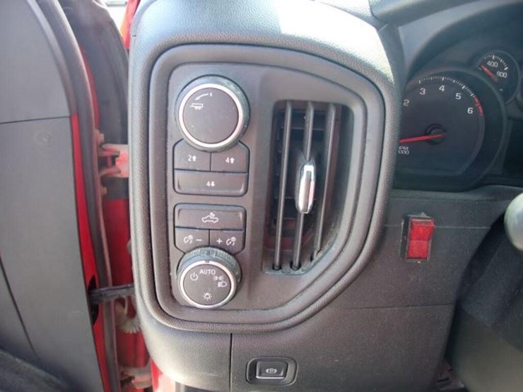 2022-chevrolet-silverado-2500-image-17