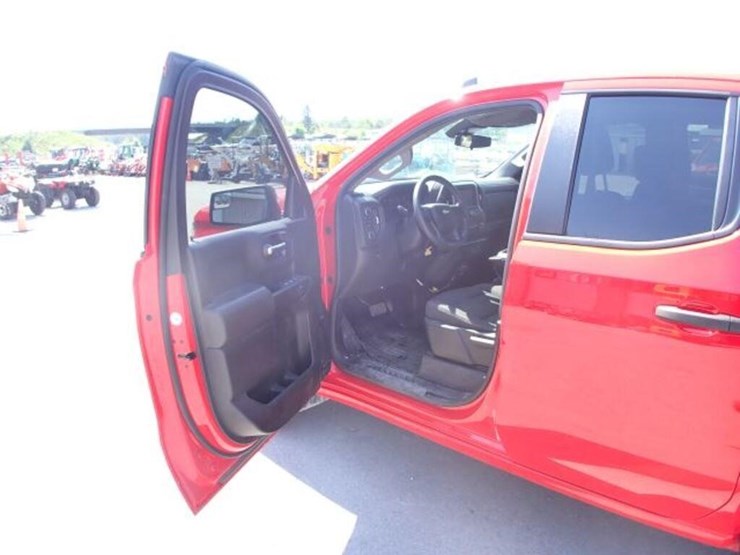 2024-chevrolet-silverado-1500-image-12