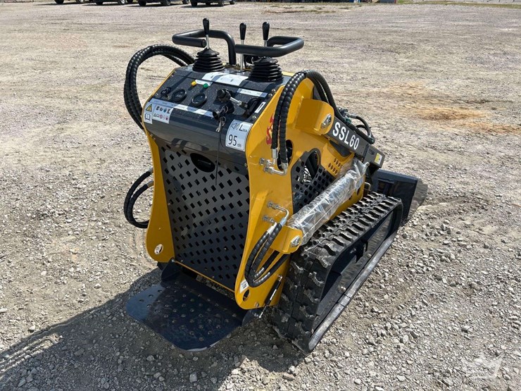 mini-skid-steer-loader-image-3