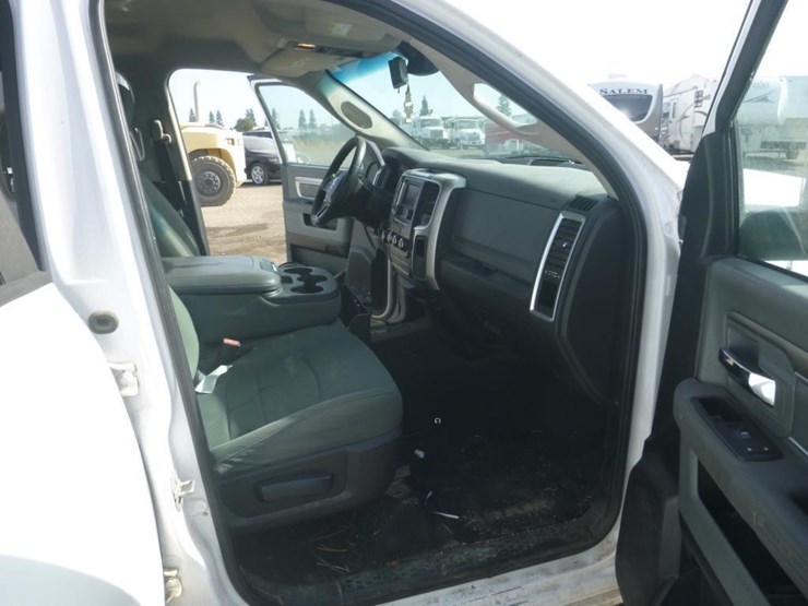 2016-dodge-1500-image-6