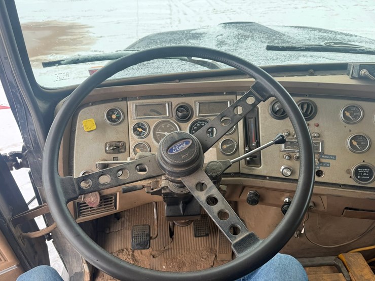 #1434-•-1990-ford-quad-axle-dump-truck-image-53