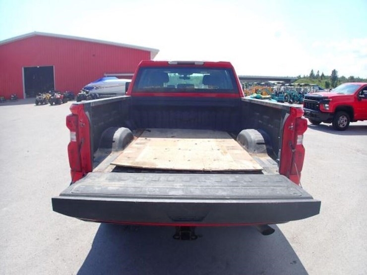 2022-chevrolet-silverado-2500-image-31