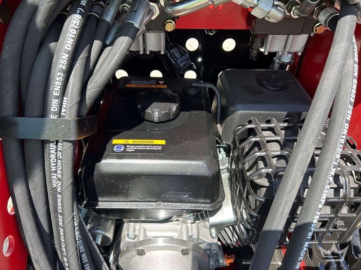 mini-skid-steer-loader-image-8