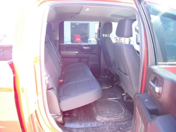 2023-chevrolet-silverado-2500-image-36