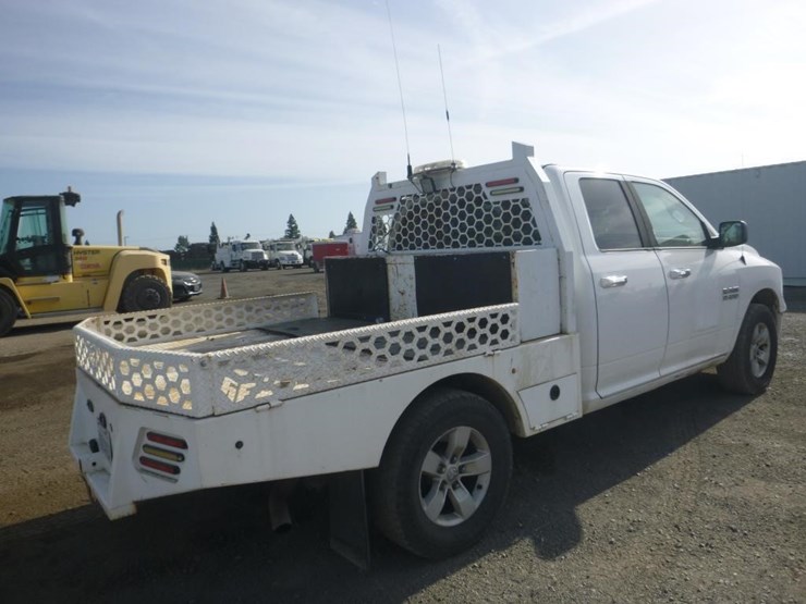 2016-dodge-1500-image-3