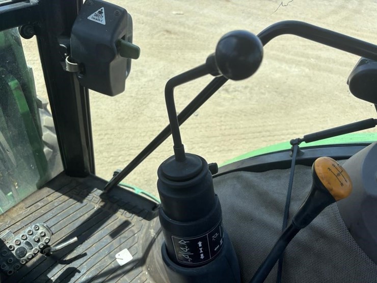 john-deere-5220-image-40