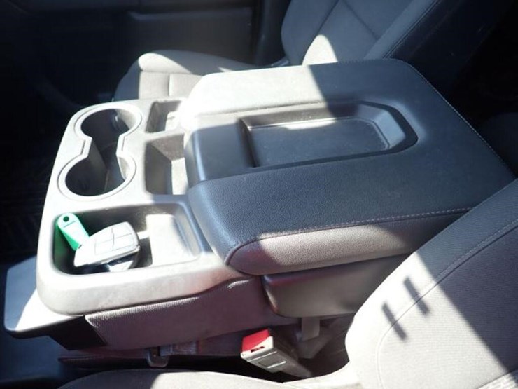 2024-chevrolet-silverado-1500-image-21