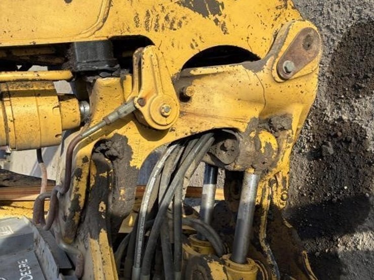 2001-deere-310g-image-12