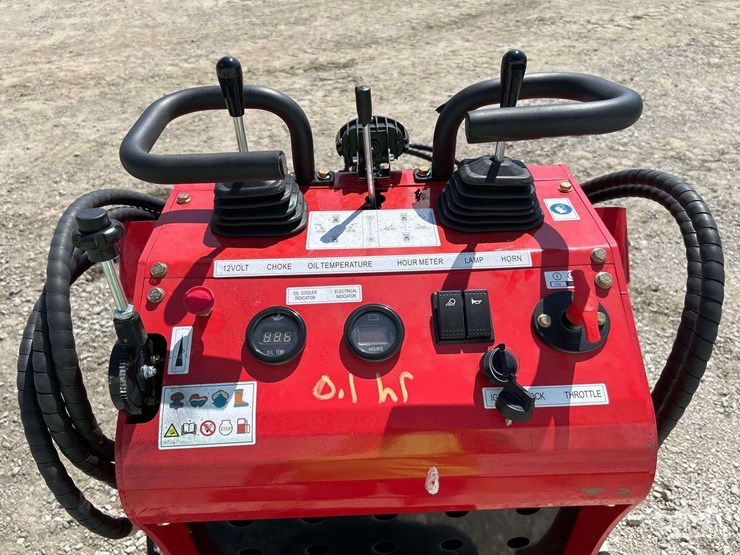 mini-skid-steer-loader-image-9
