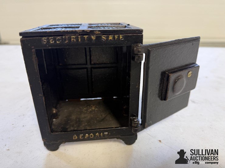 cast-iron-piggy-bank-image-6