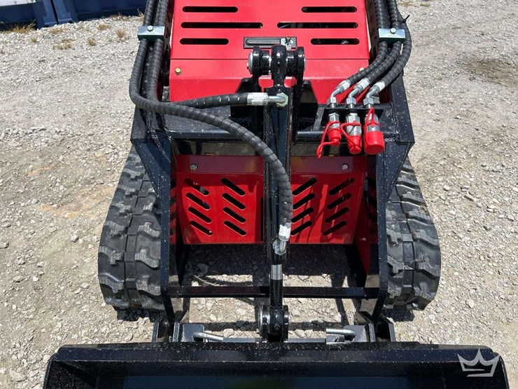 mini-skid-steer-loader-image-11