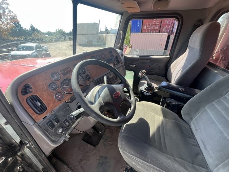 2007-peterbilt-367-image-111